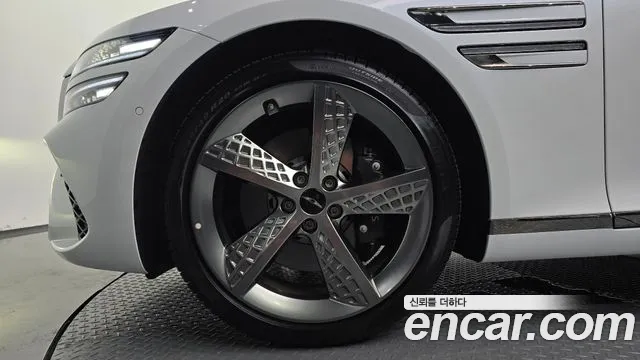 Genesis G80 Бензин 2.5 турбо AWD — Фото автомобиля 5