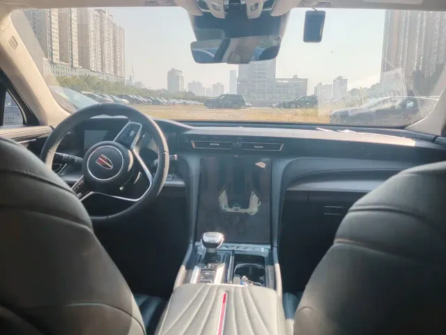 Hongqi H5 — Фото автомобиля 7