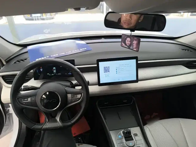 BYD Seal 05 DM-i — Фото автомобиля 9