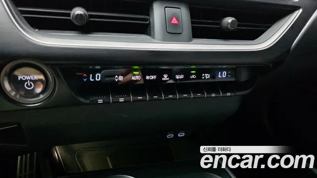Lexus UX — Фото автомобиля 18