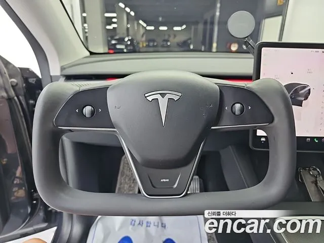 Tesla Model Y — Фото автомобиля 8