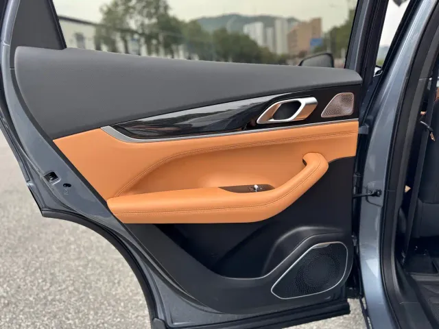 Geely Boyue L — Фото автомобиля 25