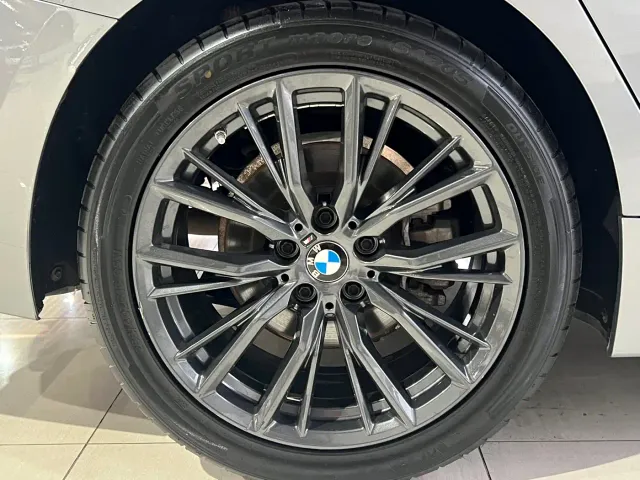 BMW 3 Series — Фото автомобиля 16