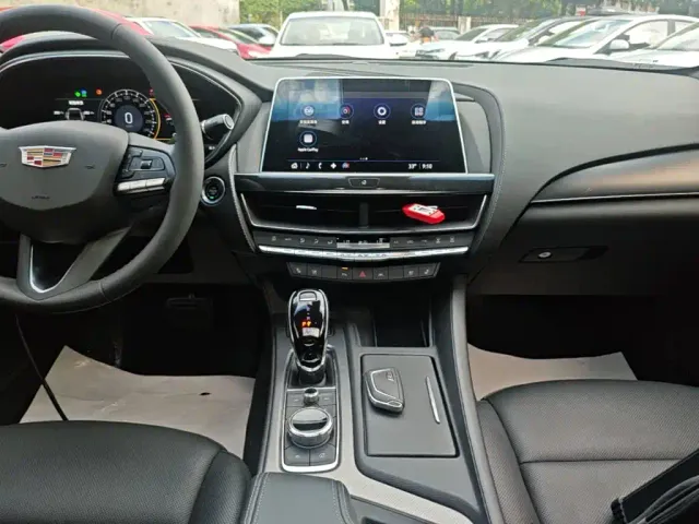 Cadillac CT5 — Фото автомобиля 12