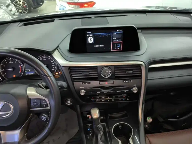 Lexus RX — Фото автомобиля 9