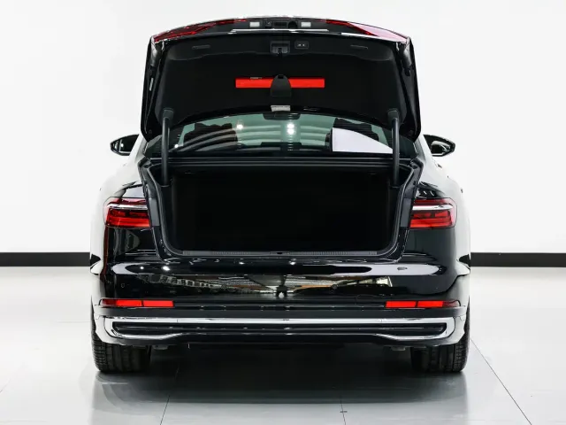 Audi A8 — Фото автомобиля 14