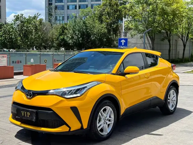 Фотография автомобиля — Toyota C-HR