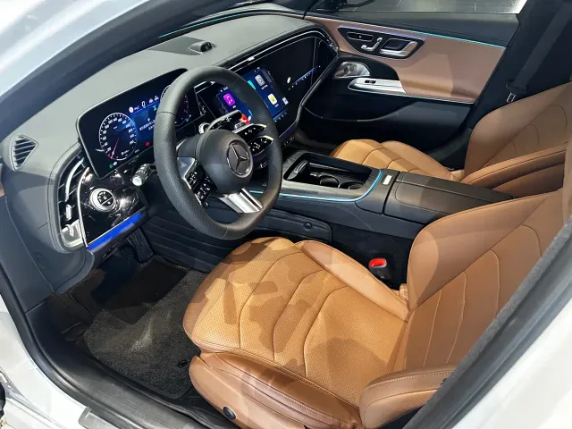 Mercedes-Benz E-Class — Фото автомобиля 11