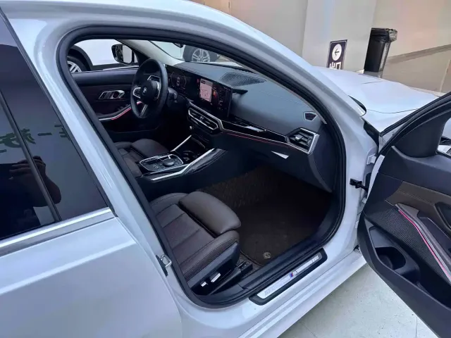 BMW 3 Series — Фото автомобиля 17