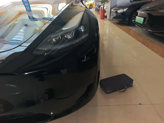 Tesla Model Y — Фото автомобиля 17