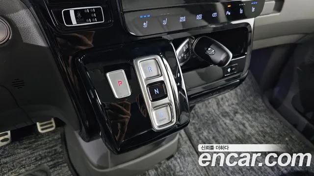 Hyundai Staria Staria 4WD Lounge 7 мест — Фото автомобиля 7