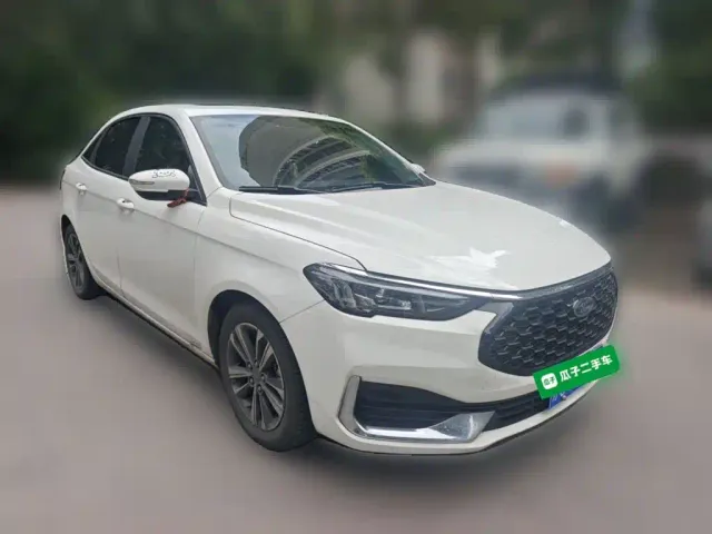 Ford Escort — Фото автомобиля 19