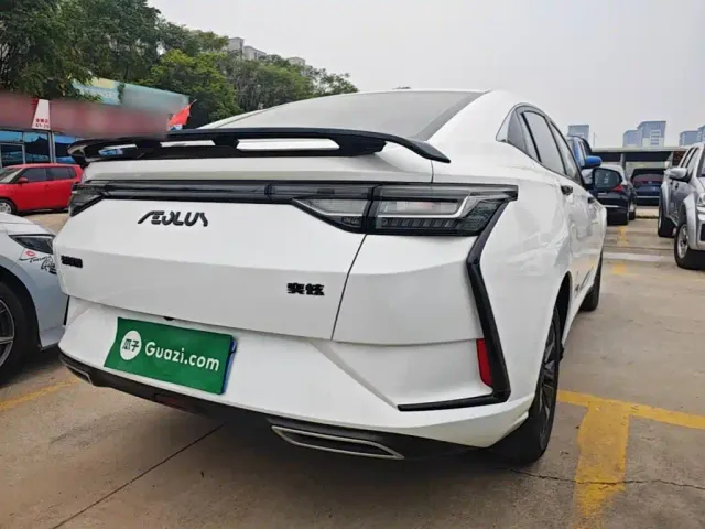 Dongfeng Yixuan — Фото автомобиля 6