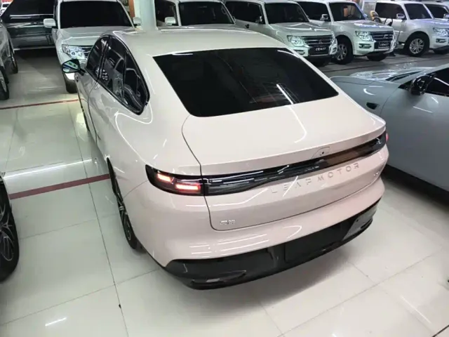 Leapmotor B01 — Фото автомобиля 4