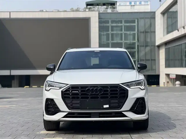 Audi Q3 — Фото автомобиля 4
