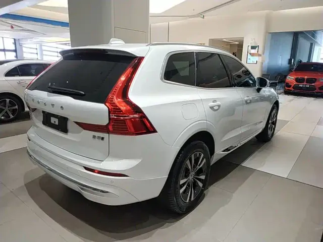 Volvo XC60 — Фото автомобиля 6