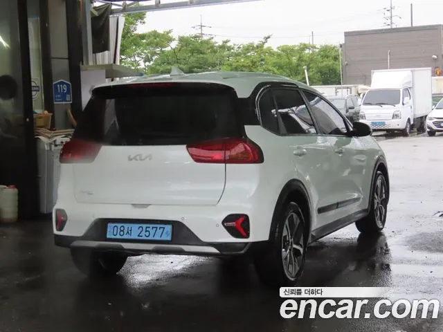 Kia Niro — Фото автомобиля 3