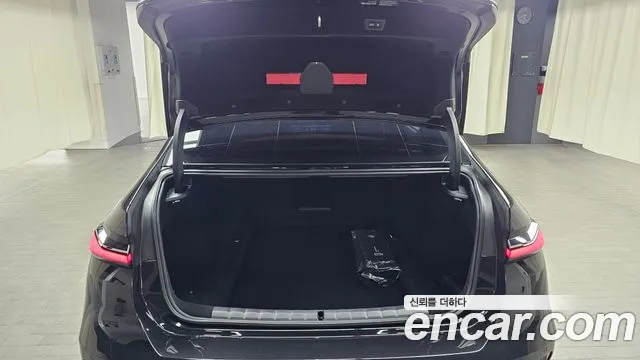 BMW 7-Series 7 серия (G70) 740i xDrive M Sport — Фото автомобиля 18