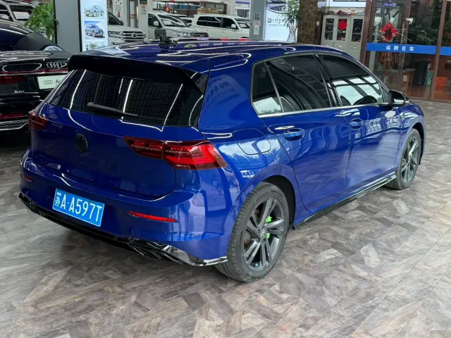 Volkswagen Golf — Фото автомобиля 6