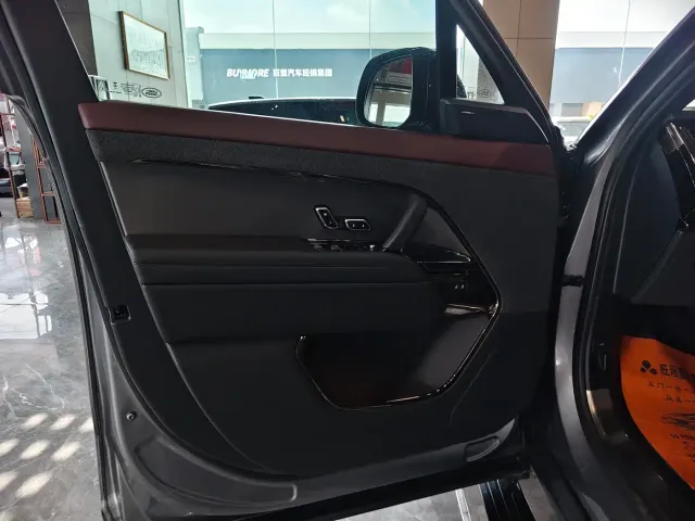 Land Rover Range Rover Sport — Фото автомобиля 7