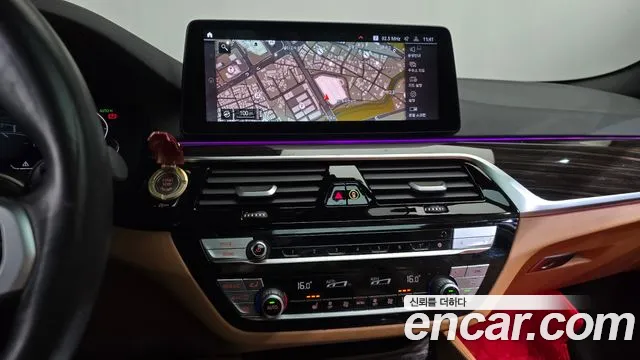 BMW 5-Series — Фото автомобиля 11
