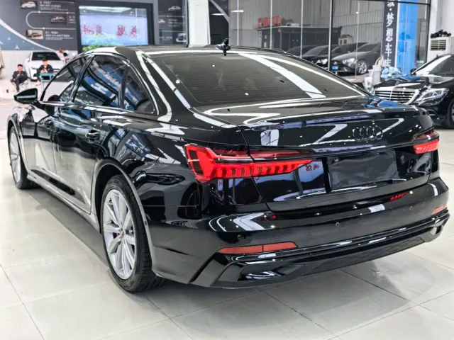 Audi A6L — Фото автомобиля 5