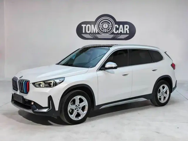Фотография автомобиля — BMW X1