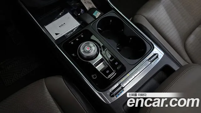 Kia Carnival Generation 4 — Фото автомобиля 12