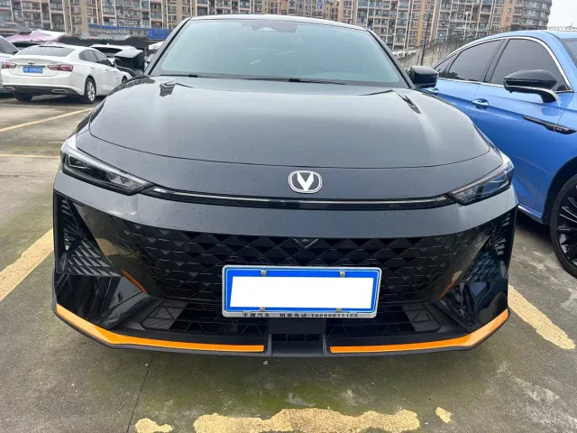 Changan UNI-V — Фото автомобиля 2