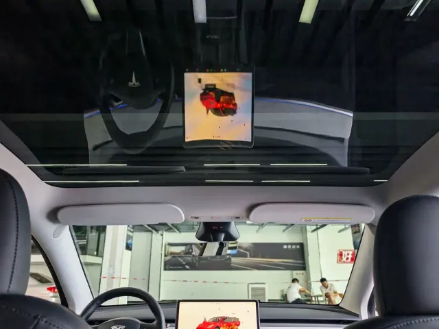 Tesla Model Y — Фото автомобиля 21