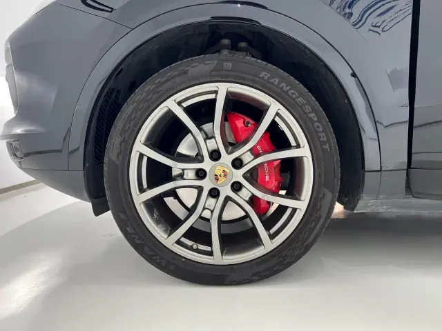 Porsche Cayenne — Фото автомобиля 7