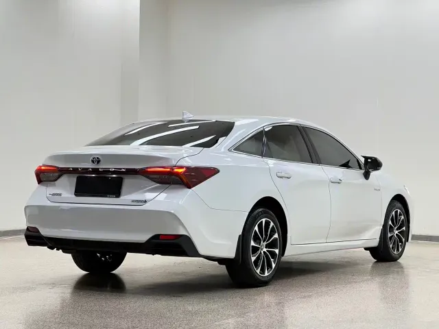 Toyota Avalon — Фото автомобиля 4