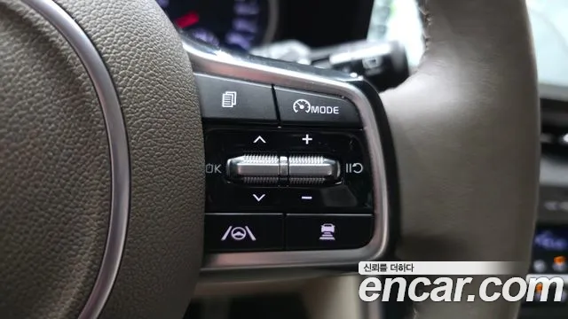 Kia Canival — Фото автомобиля 16