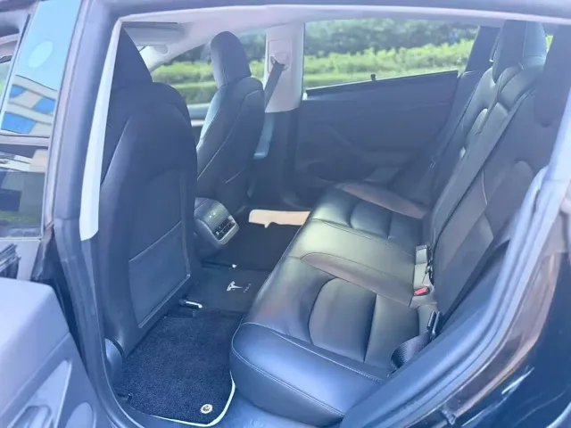 Tesla Model 3 — Фото автомобиля 9