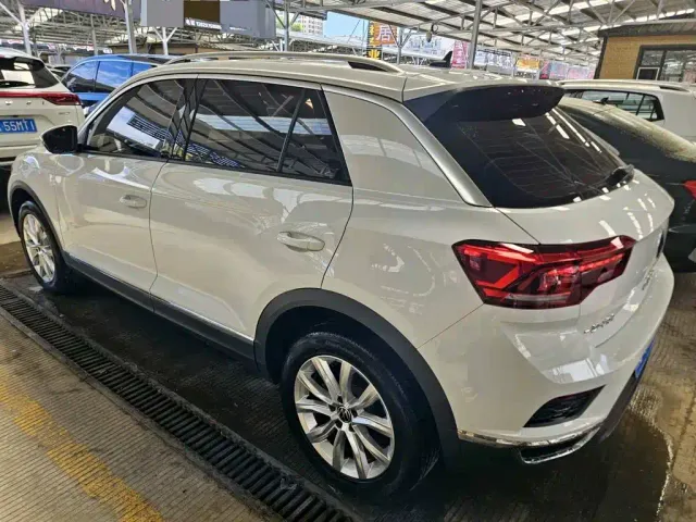 Volkswagen T-Roc — Фото автомобиля 6