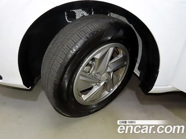 Hyundai Avante CN7 — Фото автомобиля 5