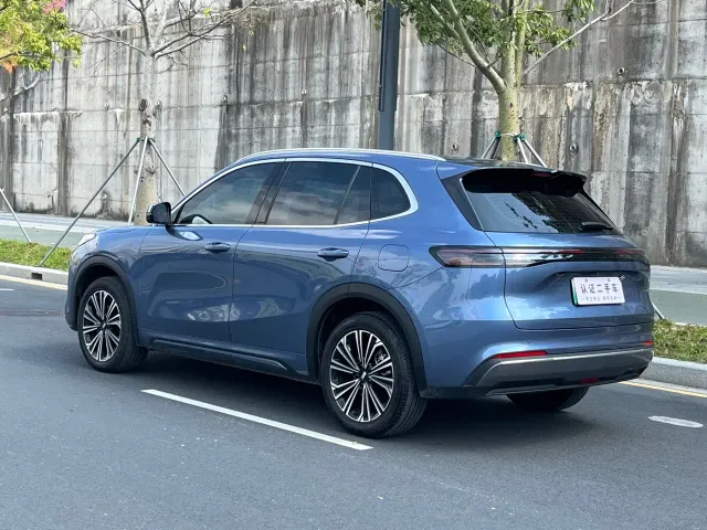 Geely Galaxy Starship 7 EM-i — Фото автомобиля 4