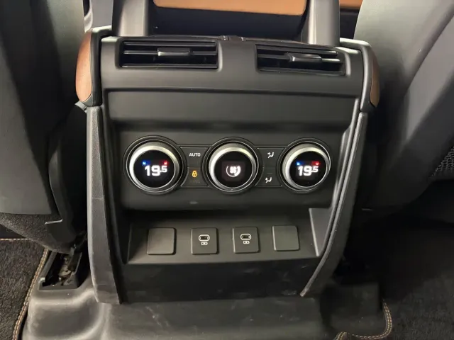 Land Rover Defender — Фото автомобиля 20