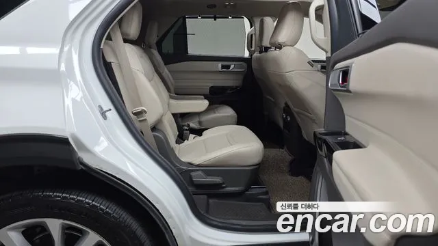 Ford Explorer — Фото автомобиля 17