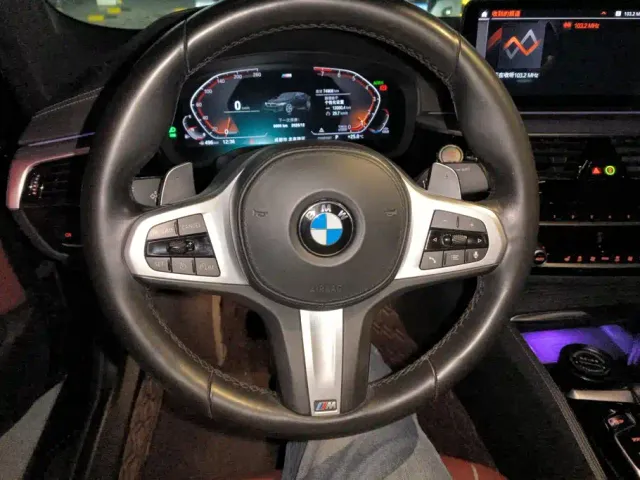 BMW 5 Series — Фото автомобиля 15