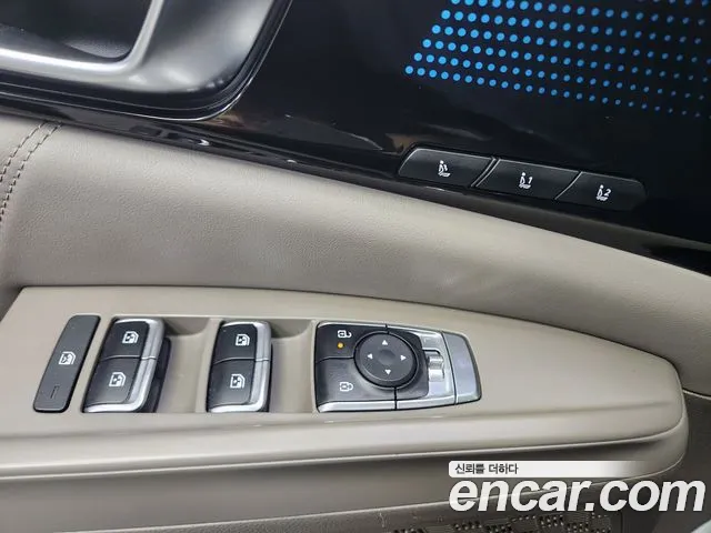 Kia Carnival Generation 4 — Фото автомобиля 4