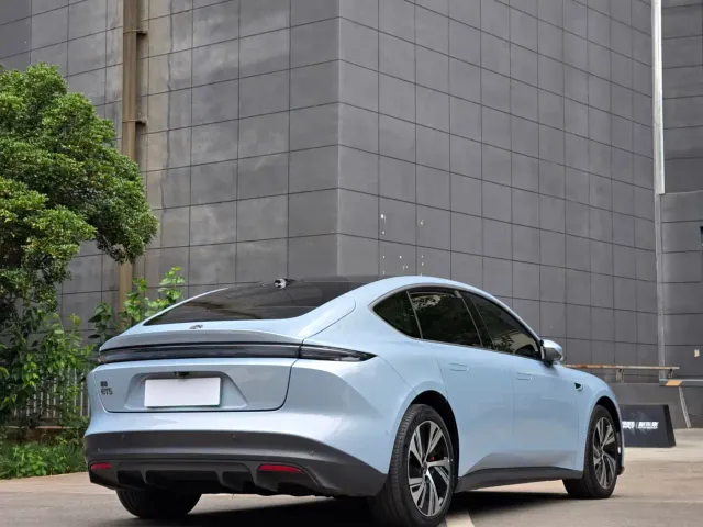 Nio ET5 — Фото автомобиля 8