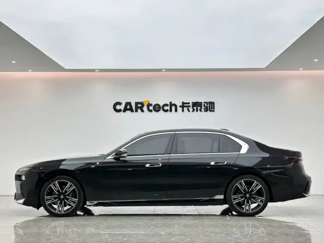 BMW 7 Series — Фото автомобиля 2