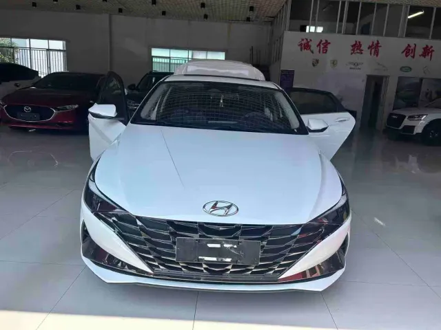 Фотография автомобиля — Hyundai Elantra