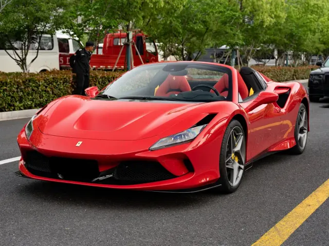 Фотография автомобиля — Ferrari F8