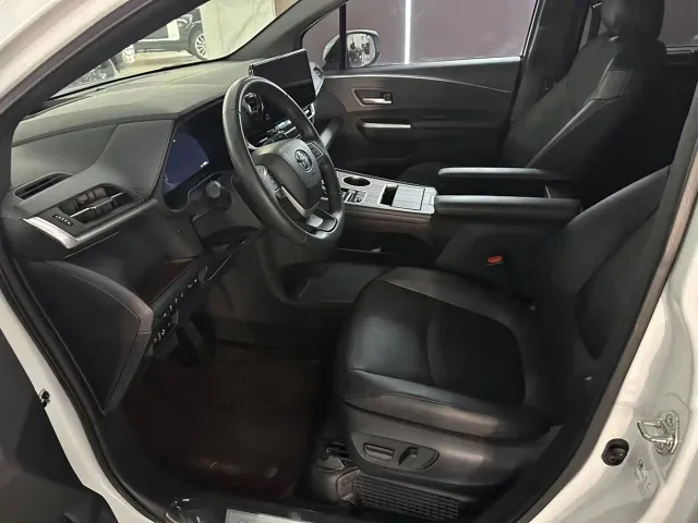 Toyota Granvia — Фото автомобиля 4