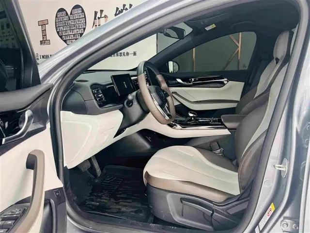 BYD Qin PLUS — Фото автомобиля 8