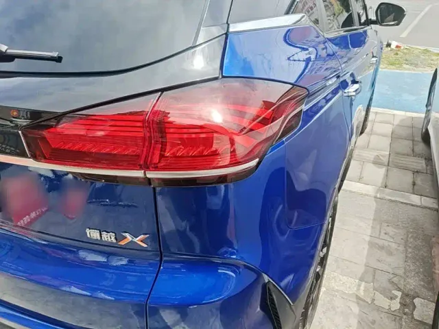 Geely Boyue — Фото автомобиля 23
