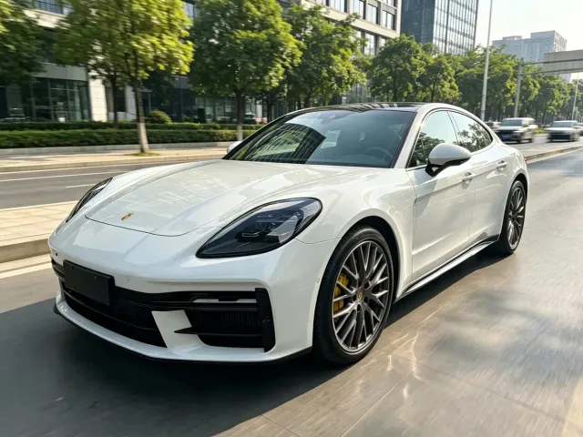 Фотография автомобиля — Porsche Panamera