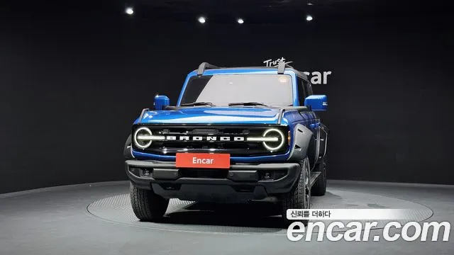Ford Bronco — Фото автомобиля 3